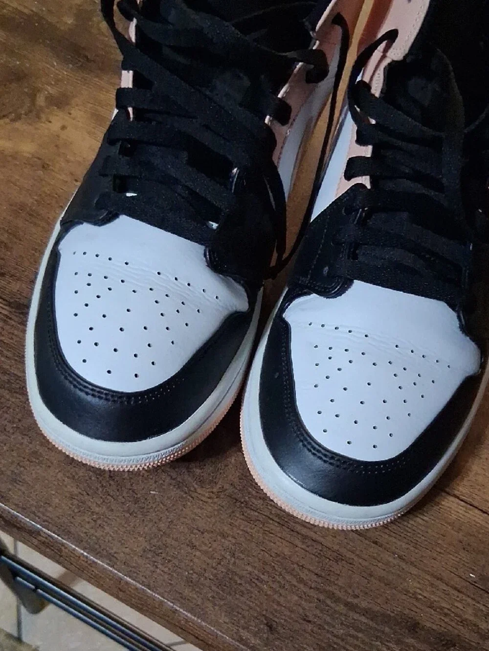 Jordan Men's Air Jordan 1 Mid White Black Pink